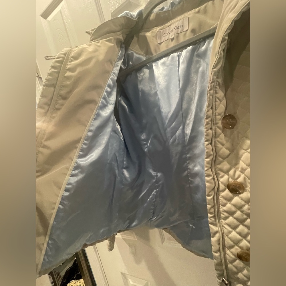 Calvin Klein Cream Jacket with Light Blue Lining - Picture 10 of 11